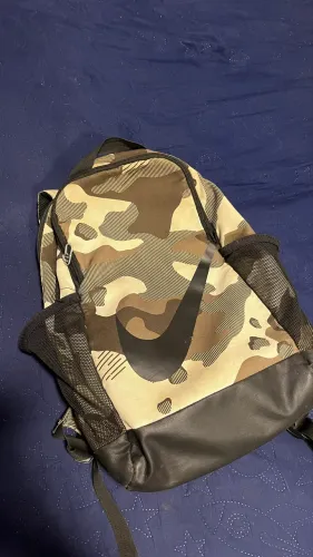 Mochila Nike camuflada original 