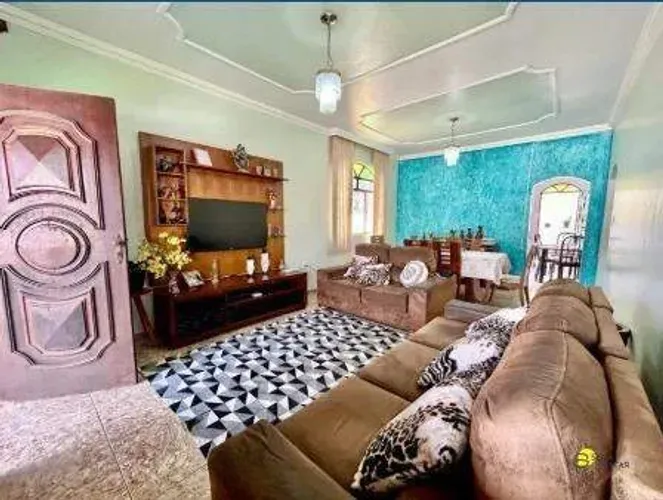 Casa Espetacular no Bairro Tirol - Conforto, Amplitude e Praticidade em 3 Pavimentos!
