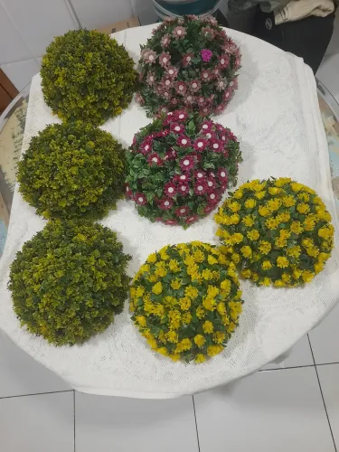 Buquê meia bola flores artificiais