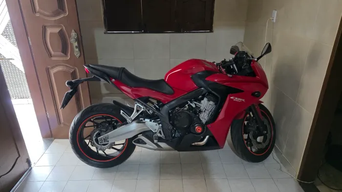 CBR 650F mais nova do estado licenciamento 2026 pago