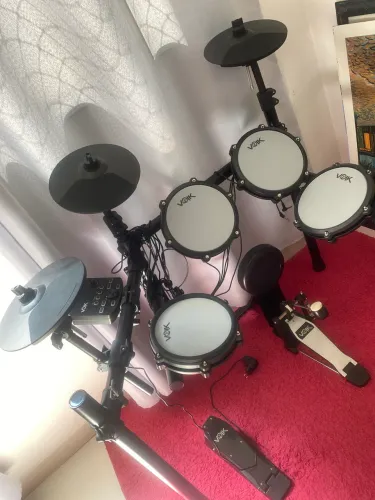 Bateria eletrônica VOIK nova!!