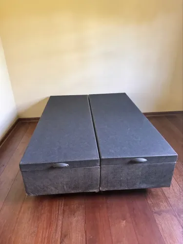 Cama Box Baú Casal Bipartido Courino (2 Módulos Com Pistão)