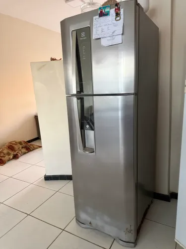 GELADEIRA ELECTROLUX DW42X INOX PARA CONSERTO OU PEÇAS