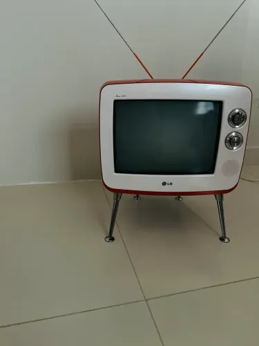 Tv Lg Retrô Classic 14 Semi Nova