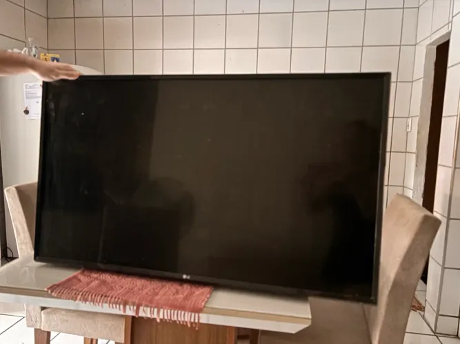 Smart TV 43 Polegadas Full HD COM DEFEITO