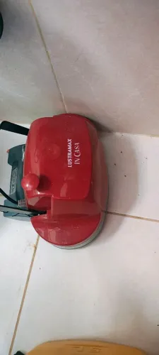 Enceradeira residencial (limpeza/polimento/brilho) 220 volts