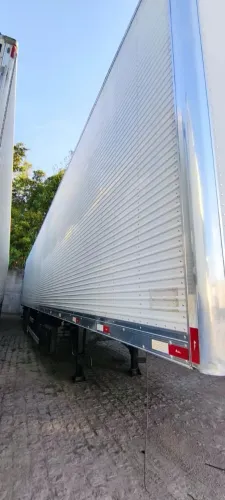Vendo Carreta Baú Fachini 30 paletes ano 2018/2019