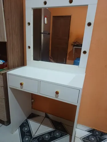 Vendo penteadeira camarin seminova