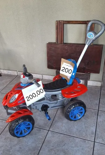 Quadriciclo infantil
