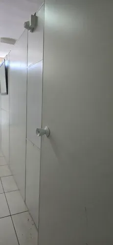 Divisória com 3 portas