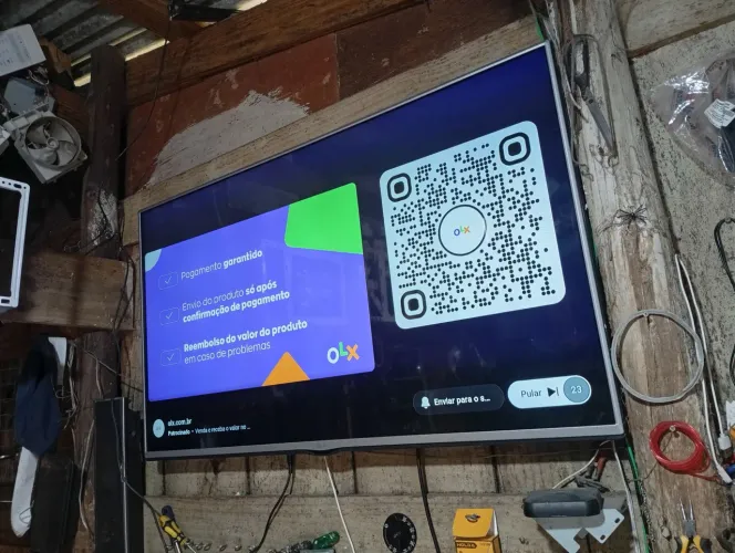 Tv 49 polegadas LED não é smart vai com TV box
