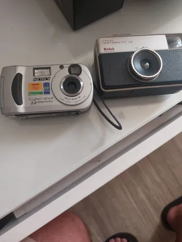 Vendo duas máquinas fotográfica antiga as duas por duzentos reais