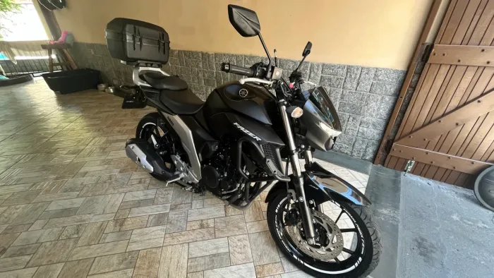 Vendo Fazer FZ25 Preta Fosca