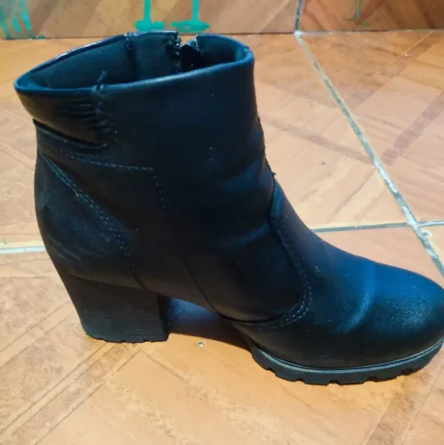 Vende-se Bota de Couro
