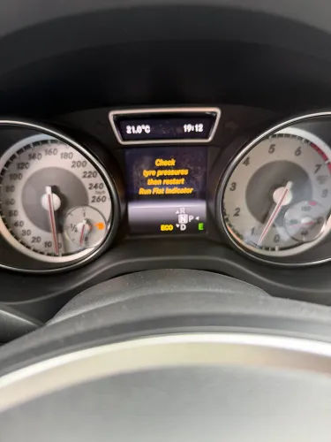 Mercedes-Benz CLA-200 First Edition 1.6 TB 16V Aut. 2014