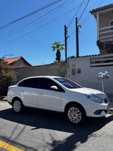 Fiat Grand Siena Essence Dual. 1.6 Flex 16V 2016