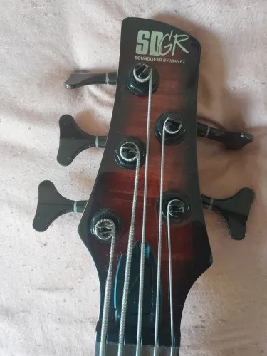 Baixo IBANEZ 305e