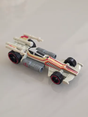 Hotwheels X-Wing Fighter (Star Wars)
