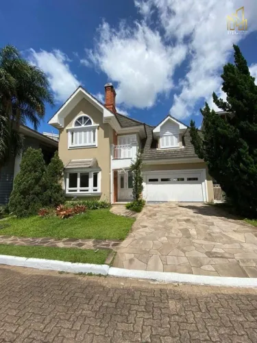 Casa em Condomínio com 4 quartos e 243m² para alugar em Marechal Rondon, Canoas.