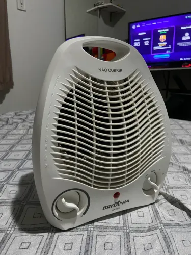 aquecedor elétrico Britânia AB1100N, 220V, 2000W,