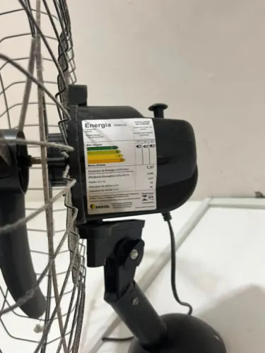 Ventiladores de parede Ventisol potentes - bom estado