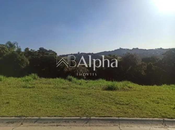 Terreno declive, vista mata à venda no condomínio Altavis - Aldeia da Serra