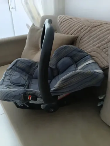 Cadeirinha para bebê, em muito bom estado de conservação.