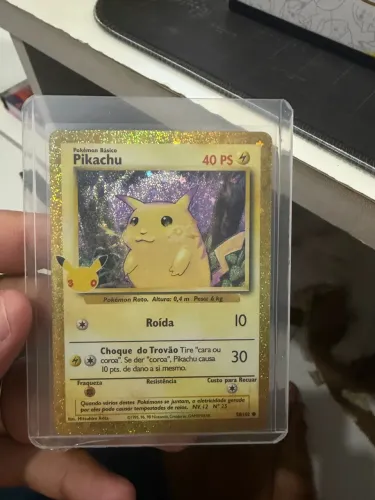 Carta Pokémon 30 anos Pikachu 58/102