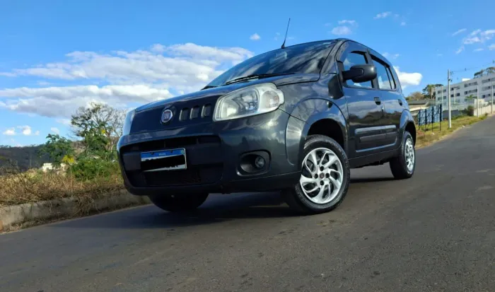 Fiat Uno Attractive 1.4 EVO Fire Flex 8V 4P 2011
