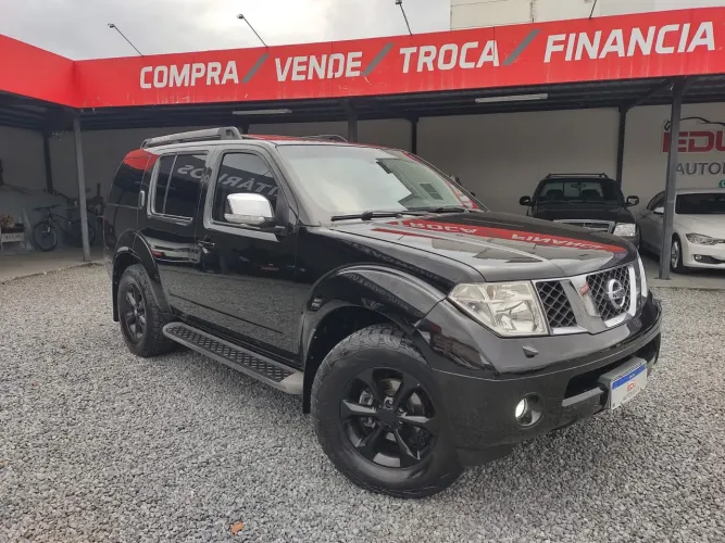 Nissan Pathfinder LE 2.5 16V TDI Diesel AUT 2009