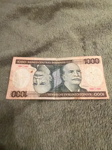 Notas de cédulas antigas 1.000 cruzeiros e 1 cruzado