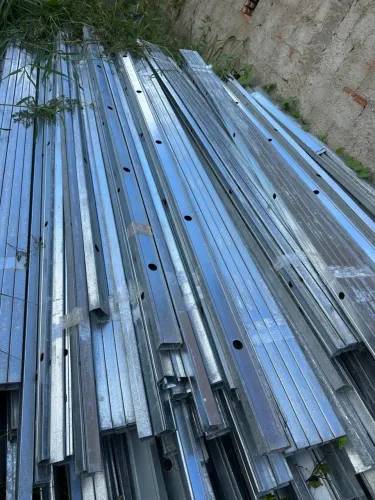 * Montantes de drywall de 70 R$12,00 reais 