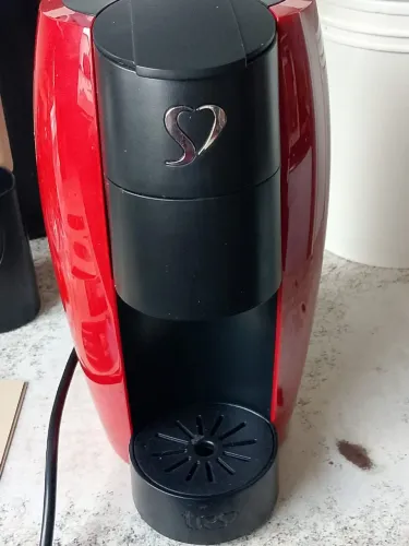 Cafeteira 3 corações LOV nova