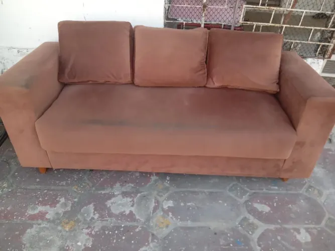 VRNDO UM SOFA SEMI NOVO 3 LUGARES