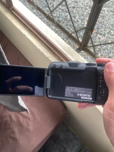 Canon r50 v