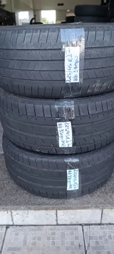 225/45 R 17 - Continental e Bridgestone - Excelente Estado ( Aceito cartões )
