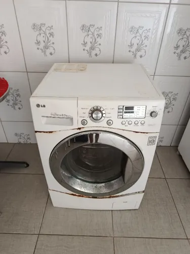Vende-se uma máquina de lavar LG 8 k.5
