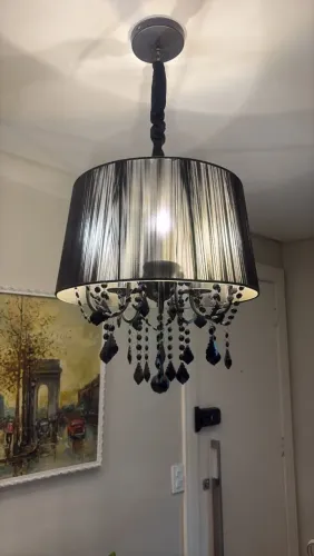 Lustre cristal em tecido voil preto