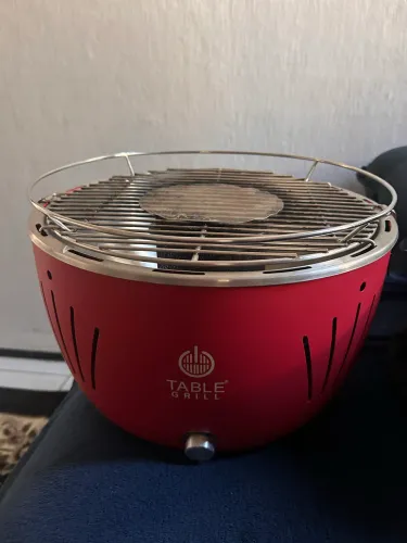 Churrasqueira Table Grill vermelha (carvão e elétrica)+bolsa+manual.