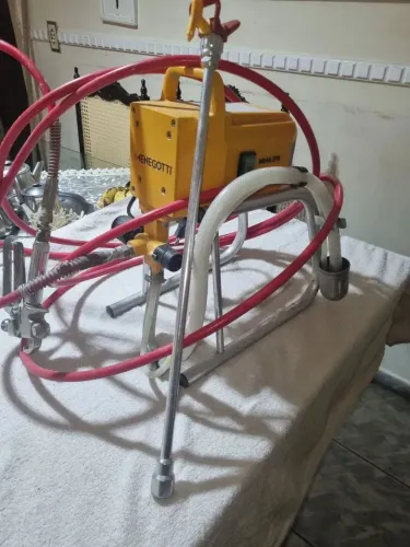 Vendo máquina de pintura airless mangotti