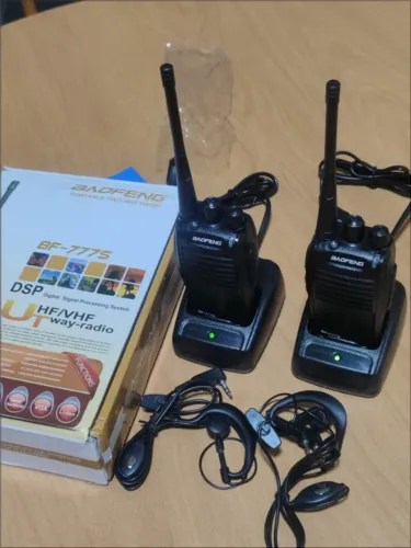 Kit de rádio comunicador BF-777S com fones de ouvido (2 peças) Ultimas unidades