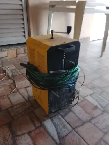Máquina de solda ESAB bantam 250