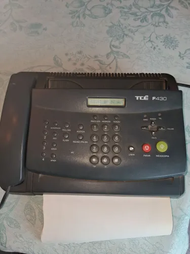 Vendo um aparelho de FAX TCE F430 funcionando