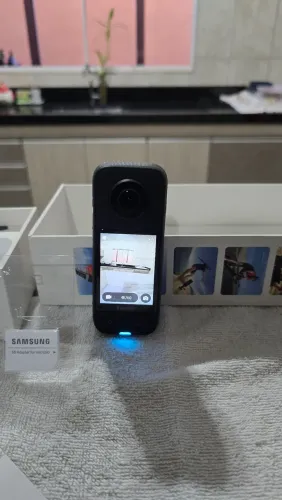 Câmera insta 360 3x