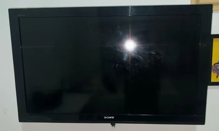 ? VENDO TV SONY BRAVIA 40 POLEGADAS COM SUPORTE