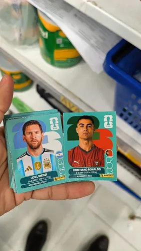Vendo ou troco figurinhas da copa de Messi e Cristiano Ronaldo , troco por Xbox 360 