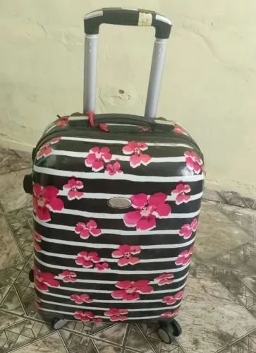 VENDO MALA DE VIAGEM DE RODINHA SEMI NOVA