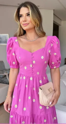 Vestido Longo Bordado Margaridas Rosa | Tam. G (42)