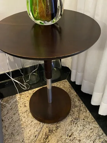 Mesa lateral madeira 60 cm e Alt 72cm