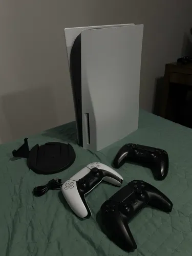 Vendo PlayStation 5 com leitor de disco (mídia física)